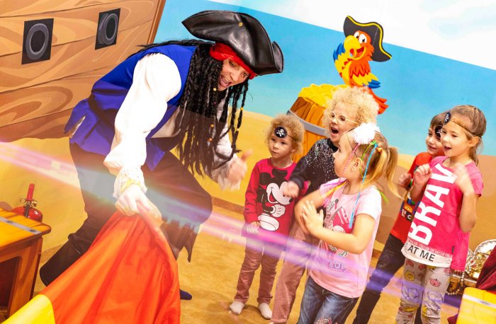 Выбираем тематику проведения – бал и приключения пиратов - для детей 3-5 лет в  "Весёлый остров"
